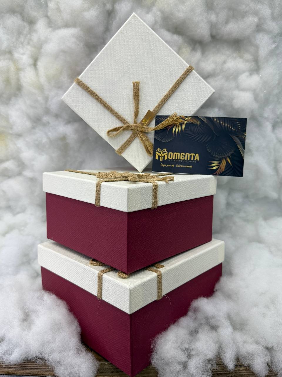 صندوق بريميوم كريمي أحمر